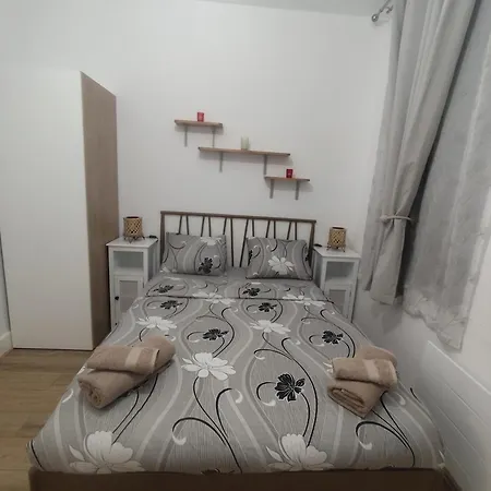 Proche De La Gare Et Centre Apartment *